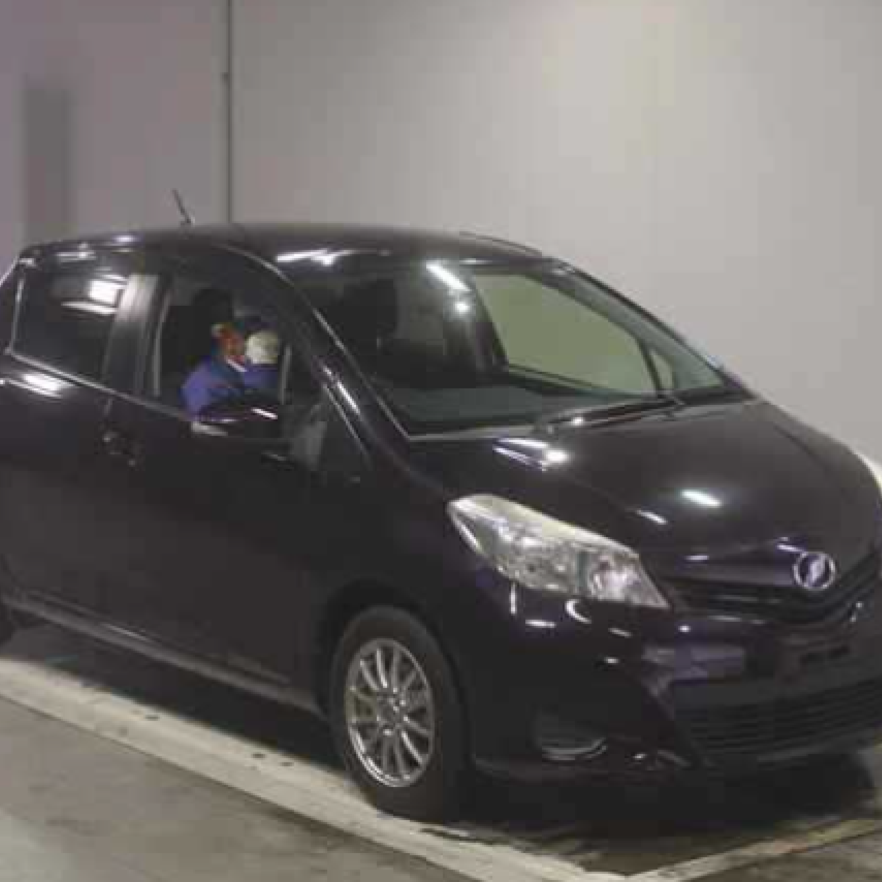 TOYOTA VITZ 2013 F