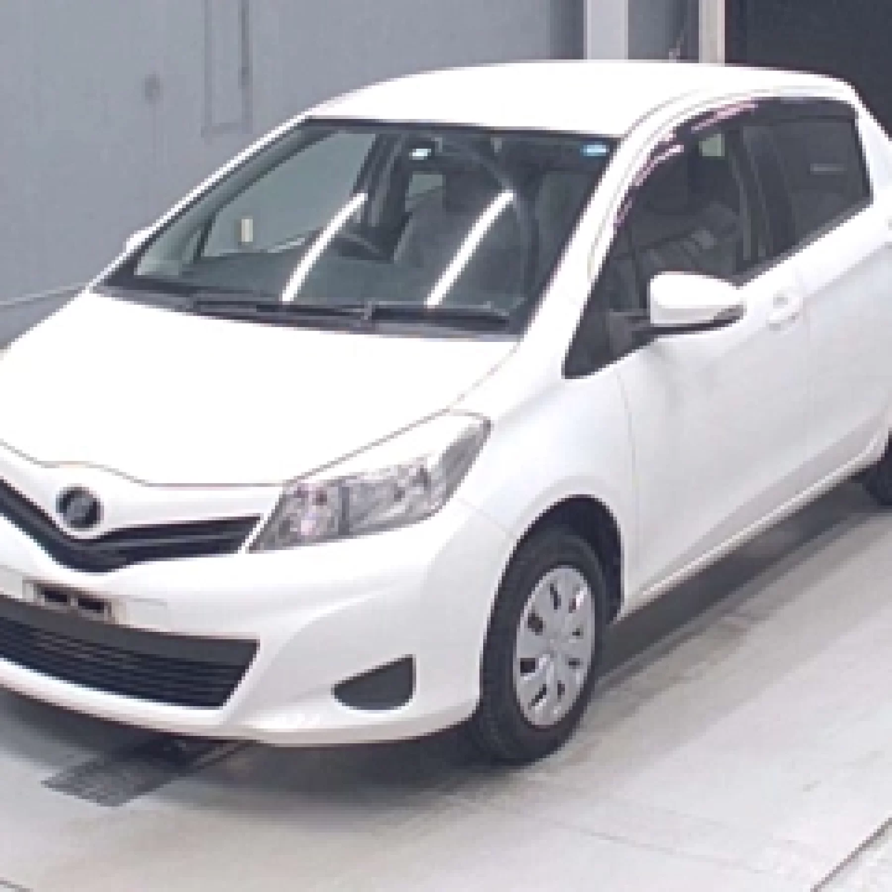 TOYOTA VITZ  F M PACKAGE 2013